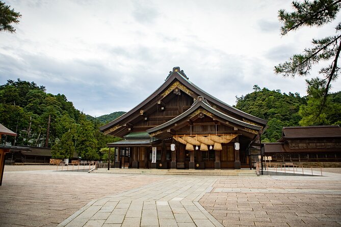 2-Day Charter Bus Tour ‘Gods Gather at Izumo Taisha’ From Kokura