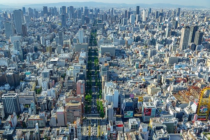 [25 Min] Osaka Cessna Cruising- Touring the Tsutenkaku and USJ