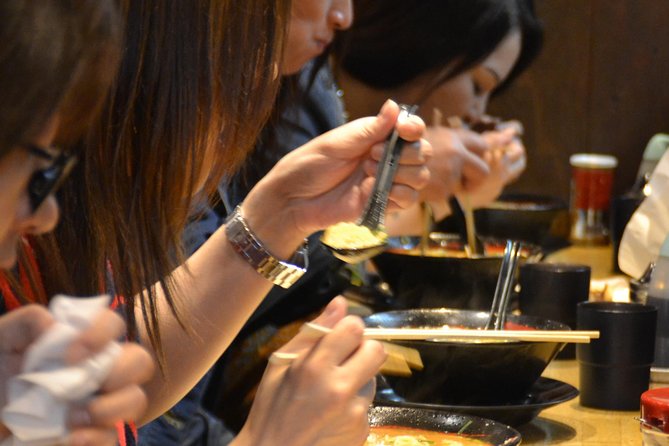 Evening Street Food Hopping Tour in Downtown Osaka