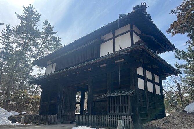 Half-Day Hirosaki Castle and Samurai House Tour With Guide - Overview of the Tour