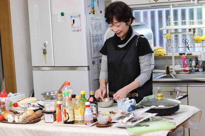 Heart-Warming Japanese in Home Cooking Lesson With a Local Mother in Osaka