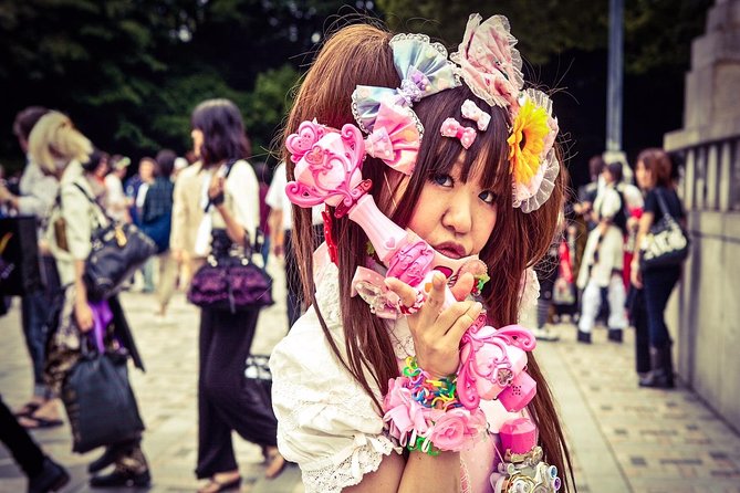 Hello Tokyo Walking Tour: Meiji Jingu, Senso-ji and Harajuku