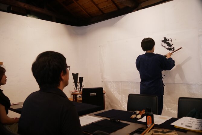 Japanese Calligraphy Experience in Tokyo at the Antique House