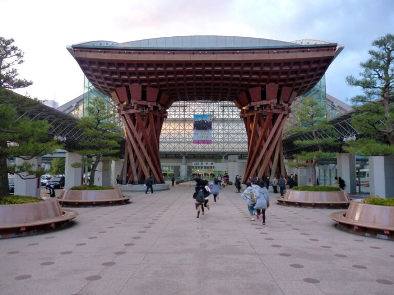 Kanazawa Like a Local: Customized Guided Tour