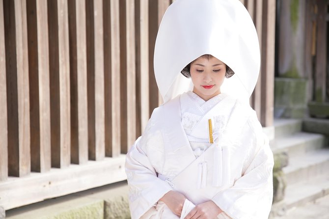 Kimono Wedding Photo Shot in Shrine Ceremony and Garden