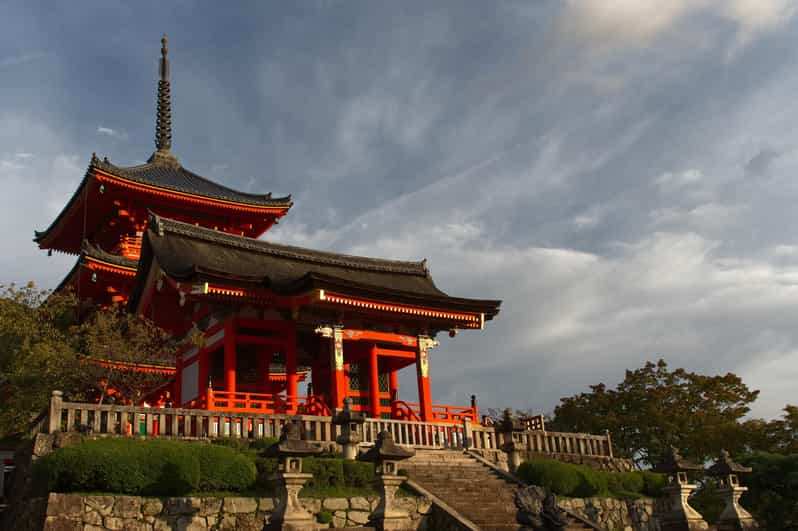 Kyoto: Higashiyama, Kiyomizudera and Yasaka Discovery Tour - Tour Highlights