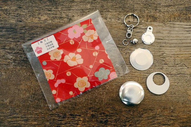 Make Unique Items With Kimono Fabric in a Café Kimono Fabric Keyring (38mm) - Keyring Design and Assembly