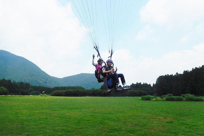 Paragliding in Tandem Style Over Mount Fuji