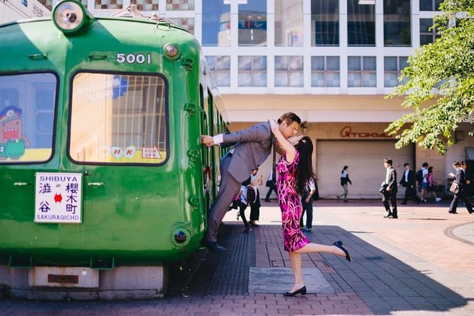 Private Photo Session With a Local Photographer in Tokyo