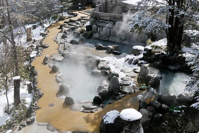 Shirakawago (UNESCO World Heritage) / Hot Springs (Onsen) / Hiking / 1-Day Tour