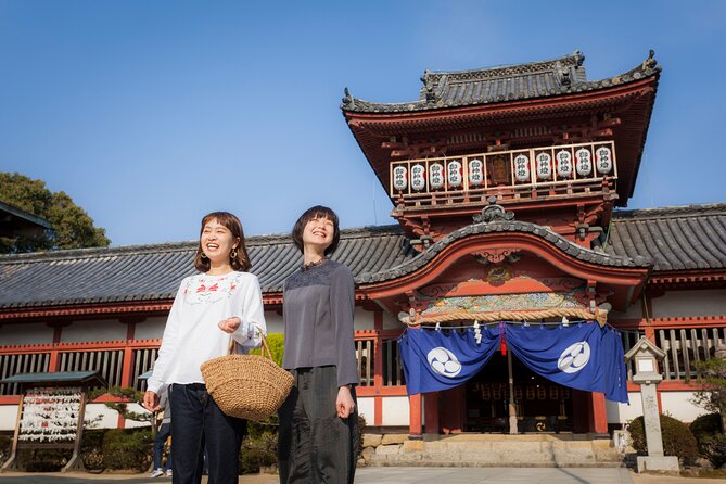 Small-Group Walking Tour of Matsuyama and Minakuchi Brewery