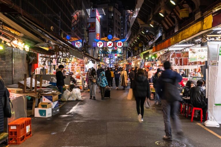 Tokyo Japanese Food Hopping Tour in Ueno Ameyoko at Night