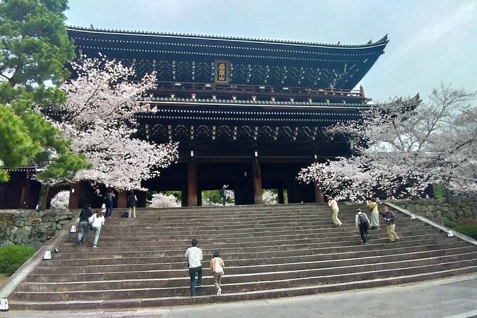 Traditional Kyoto Full-Day Bike Tour and Optional Sake Tasting