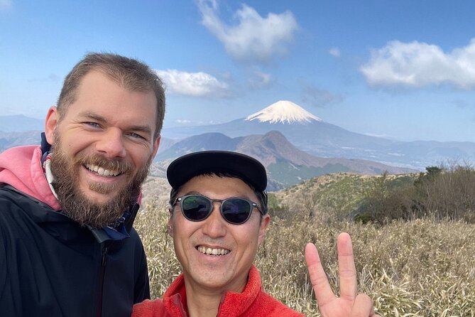 Traverse the Outer Rim of Hakone Caldera and Enjoy an Onsen Hiking Tour