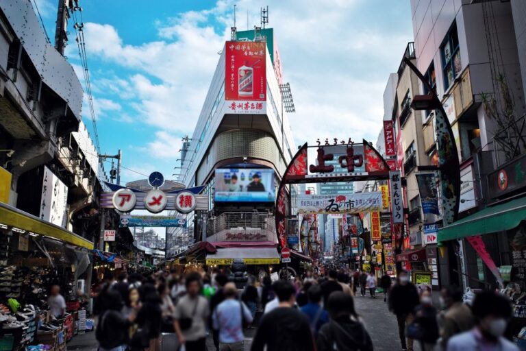 Ueno: Self-Guided Tour of Ameyoko and Hidden Gems