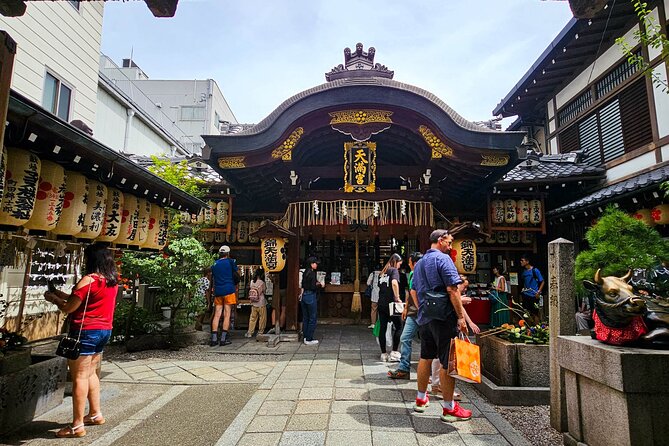 Kyoto Nishiki Market & Depachika: 2-Hours Food Tour With a Local - Meeting Point Details