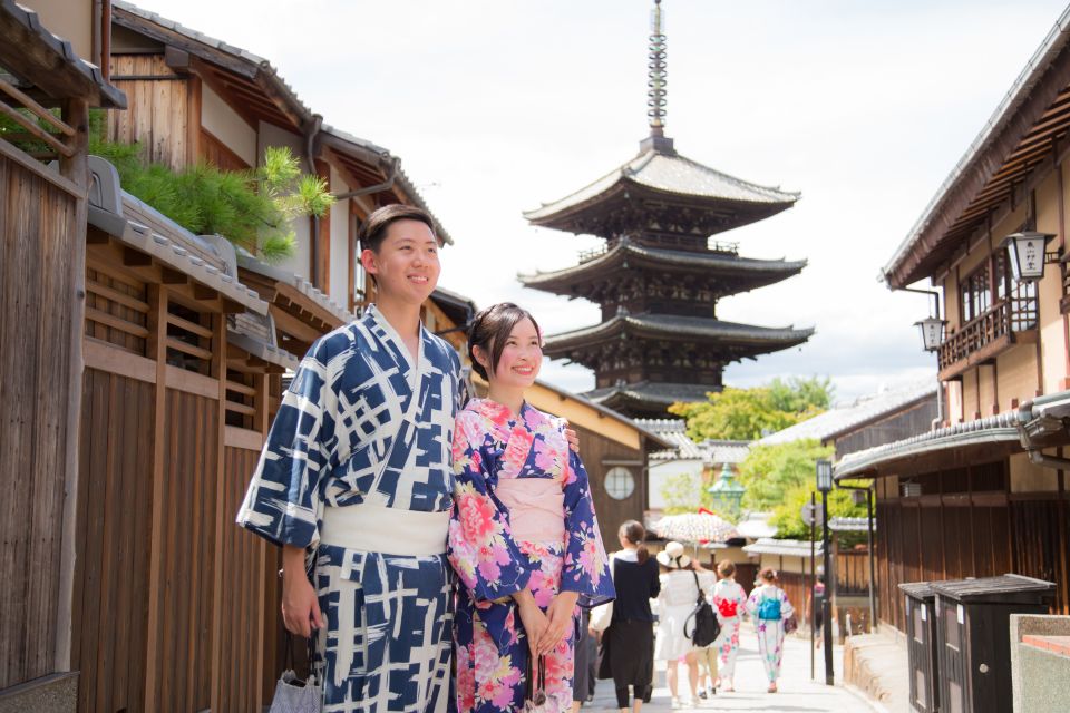 Kyoto: Private Photoshoot With a Vacation Photographer - Professional Photographer Experience