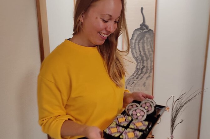 Private Adorable Sushi Roll Art Class in Kyoto - Traditional Garments Provided