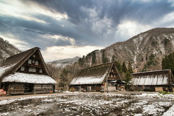 Takayama and Shirakawago Photoshoot by Professional Photographer - Trip Planning