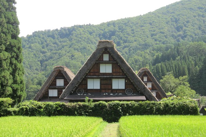 Weekend Only! World Heritage Shirakawago Day Bus Tour From Kanazawa Station - Included Amenities