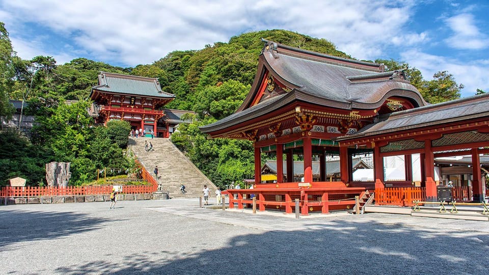 1-Day Trip: Kamakura City (Enoshima/Shonan/Beach) - Language Options and Pickup