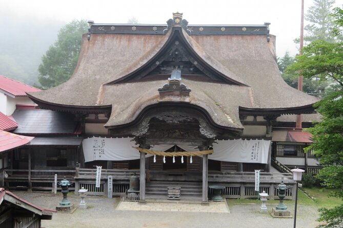 2-Day Private Guided Overnight Hike & Buddhist Temple Stay in Shichimenzan - Meals