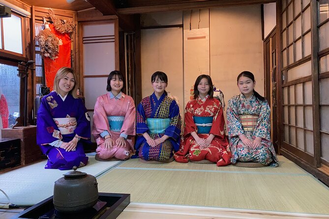 A Unique Antique Kimono and Tea Ceremony Experience in English - Atmosphere and Setting