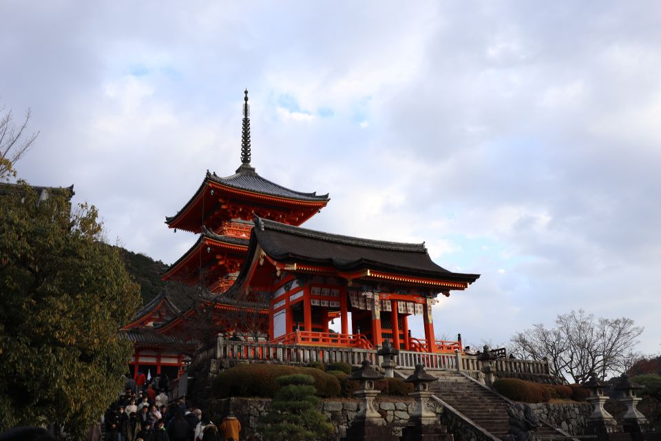 Kyoto: Fushimi Inari-taisha and Kiyomizu-dera (Spanish Guide) - Transportation Options