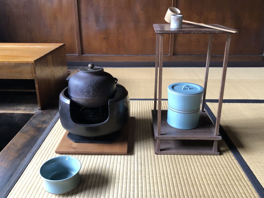 Kyoto: Zen Matcha Tea Ceremony With Free Refills - Instructor and Group Size