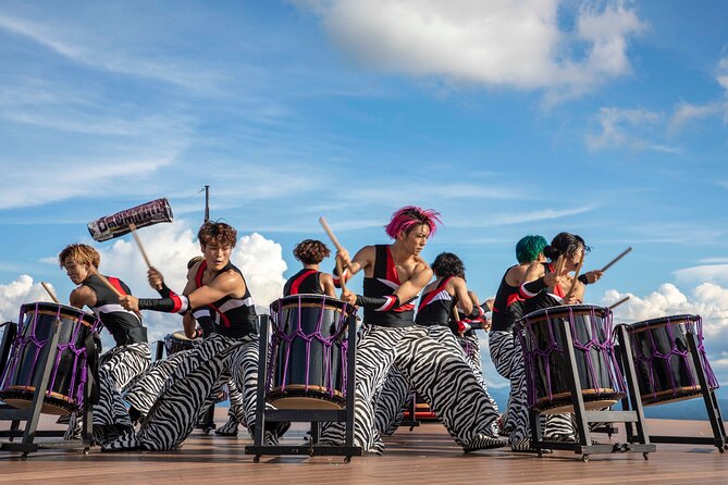 Open-Air Theater "Tao-No-Oka" Japanese Taiko Drums Live Show - Audience Interaction