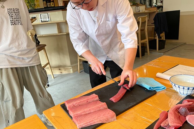 Toyosu & Tsukiji Market and Making Sushi Workshop Tour - Refund Policy and Weather Requirement