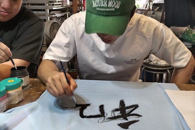 Handwriting Kanji With Ink on T-Shirt Private Art Class in Tokyo - Cultural Insights Shared