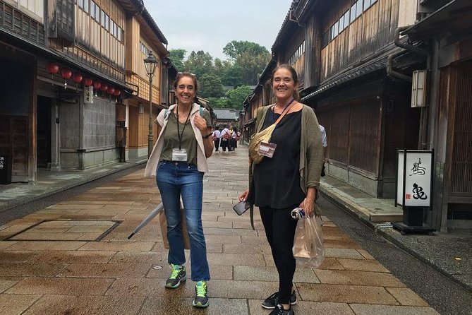 Kanazawa Full-Day Private Tour With Government Licensed Guide - Guide Expertise