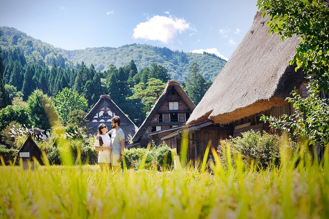 Photoshoot in Shirakawago/Takayama by Professional Photographer - Tour Details