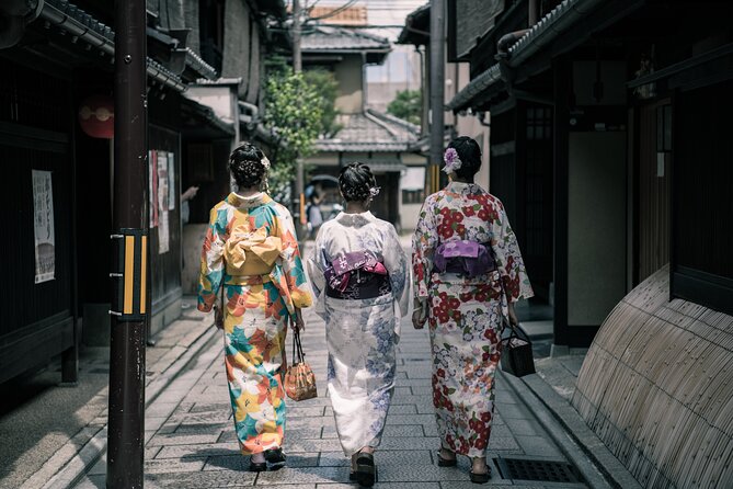 2 Hours Tour in Historic Gion: Geisha Spotting Area Tour - Additional Details