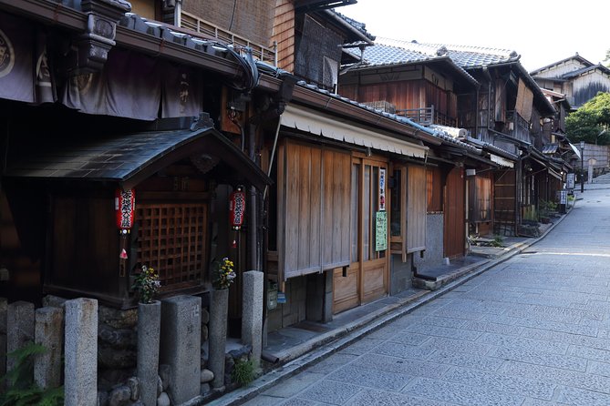 Carefree Private Exploration of Fushimi Inari, Gion, Kiyomizudera, and More - Gion District Exploration