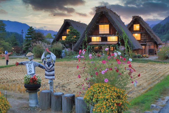 Takayama and Shirakawago Photoshoot by Professional Photographer - Pricing and Guarantee