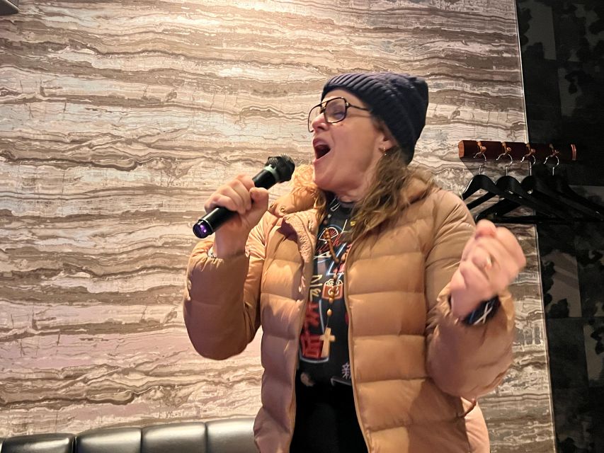 Tokyo: Karaoke Party in Ikebukuro With a Drink - Activity Highlights