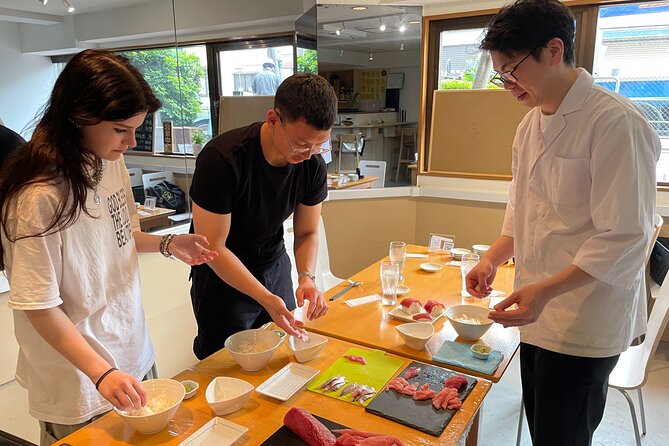 Toyosu & Tsukiji Market and Making Sushi Workshop Tour - Meeting and Pickup Information