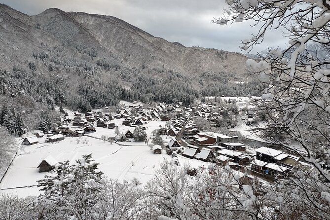 Gokayama and Shirakawago Photoshoot by Professional Photographer - UNESCO Sites and Photography