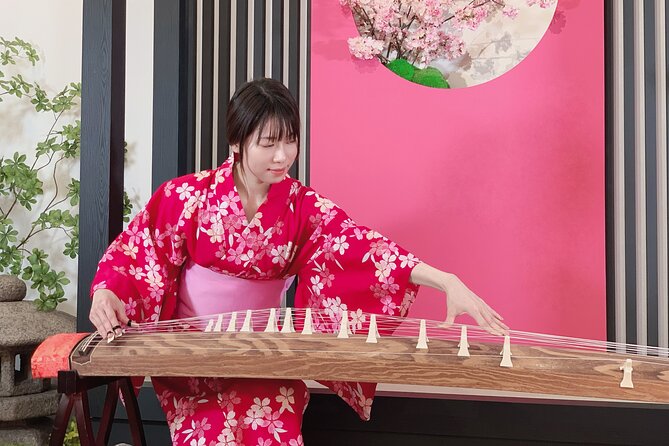 Koto Japanese Traditional Instrument Experience - Performing a Piece