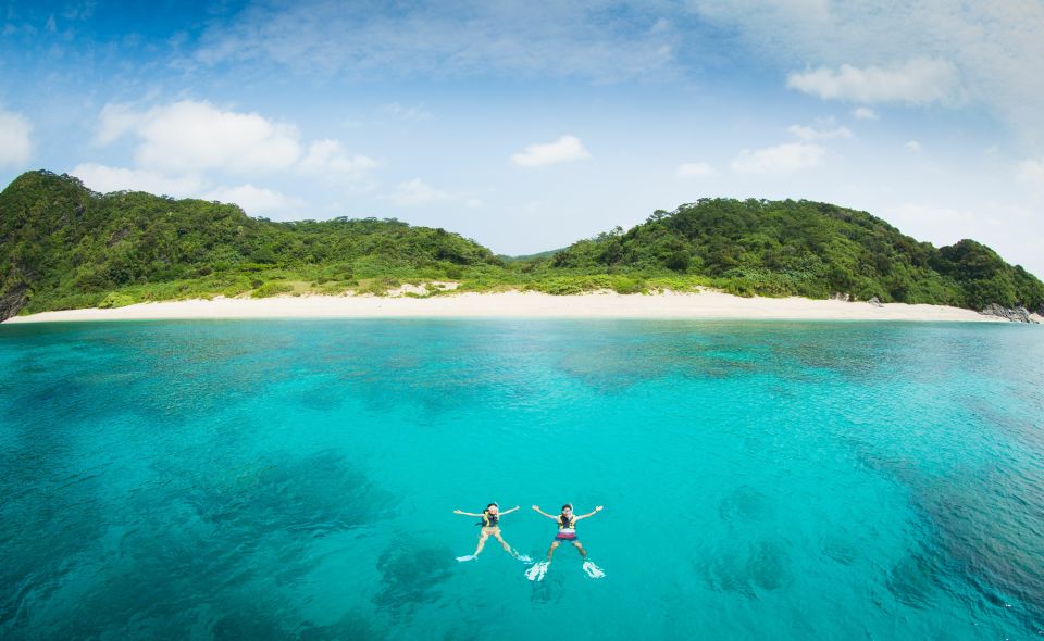 Naha, Okinawa: Keramas Island Snorkeling Day Trip With Lunch - Pickup and Languages
