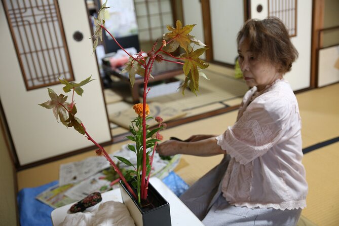 Special Ikebana Experience Guided by an Ikebana Master, Mrs. Inao - Group Size