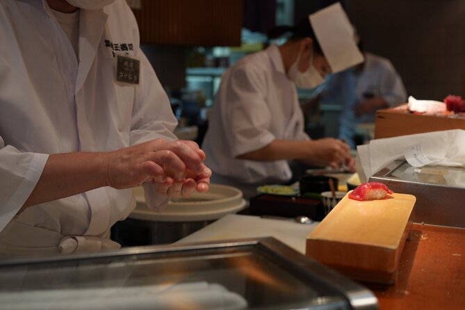 Tsukiji Market Eating Tour, Authentic Sushi & Sake Comparison - Gastronomic Experience Highlights