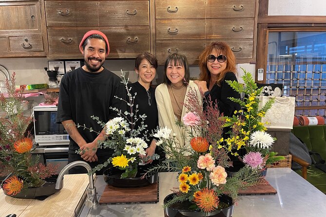 Flower Arrangement "Ikebana" in YANAKA / Taito-ku / TOKYO. - Just The Basics