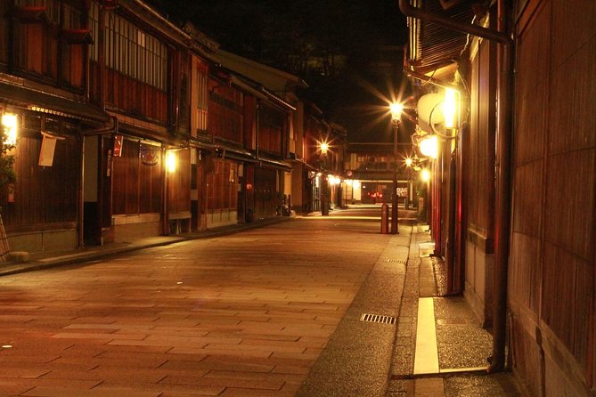 Kanazawa Night Tour With Local Meal and Drinks - Key Takeaways