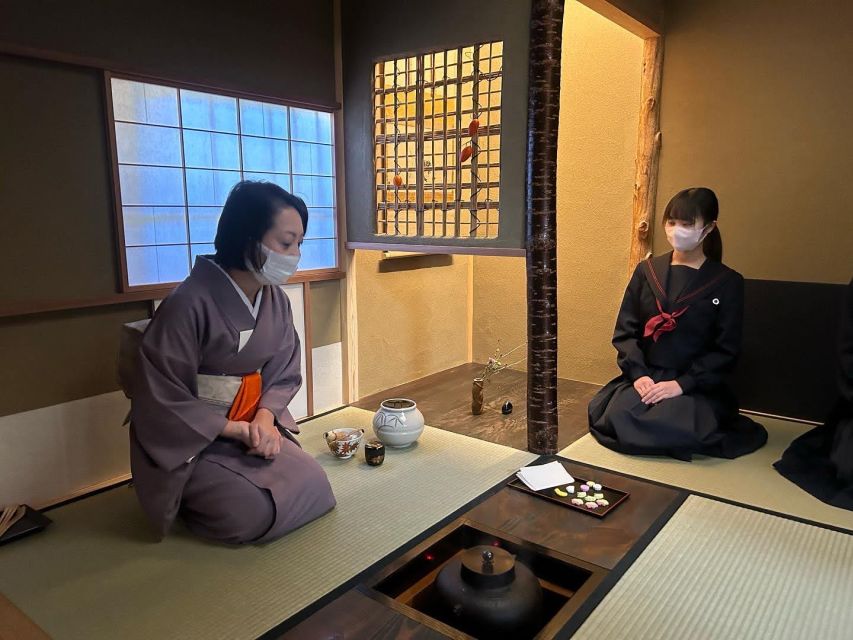 (Private )Kyoto: Local Home Visit Tea Ceremony - Just The Basics